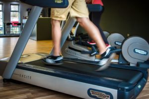 5 Reasons Why Using a Treadmill is Better Than Running Outdoors