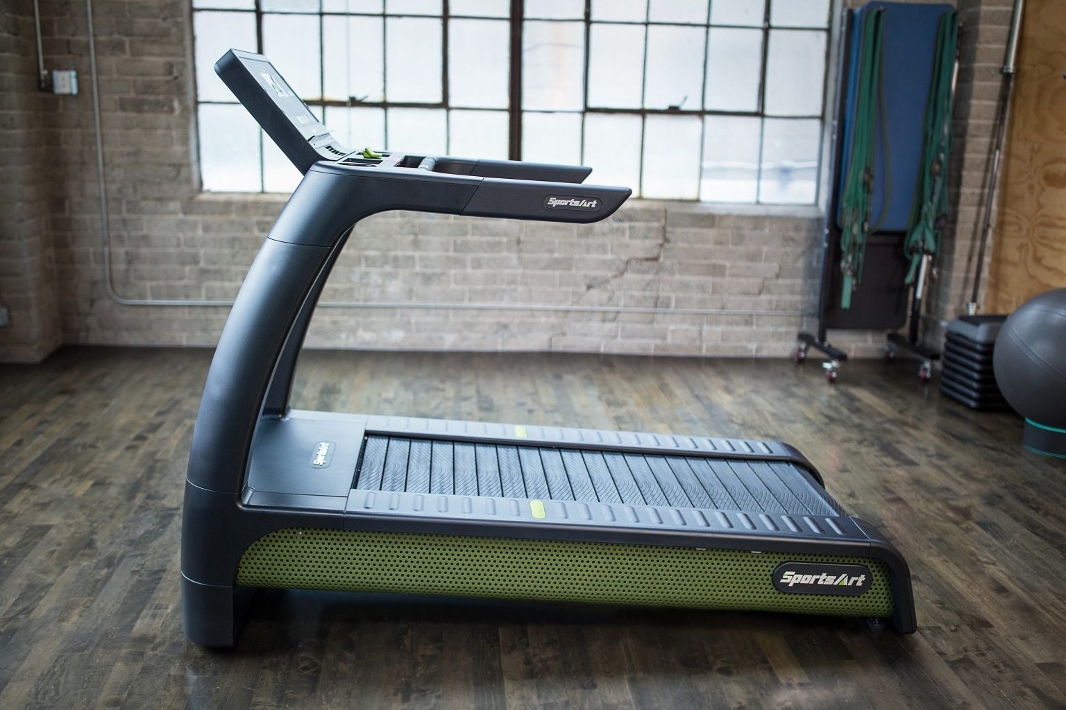 SportsArt G690 Verde Status EcoPowr Treadmill SelfPowered (New