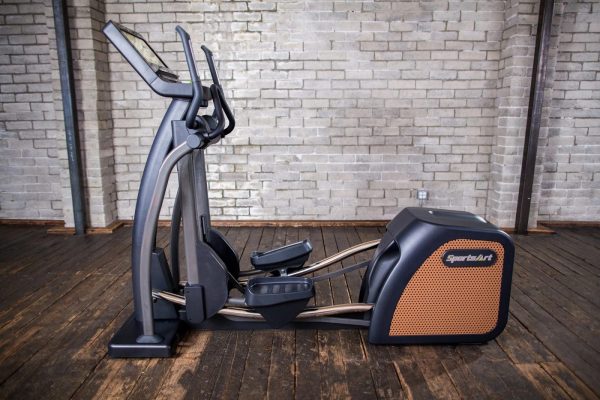 SportsArt C576R Status Recumbent Cycle - 16" Senza Touchscreen Display Console