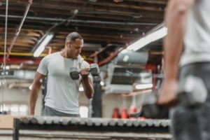 how to chose the right dumbbell for your workout